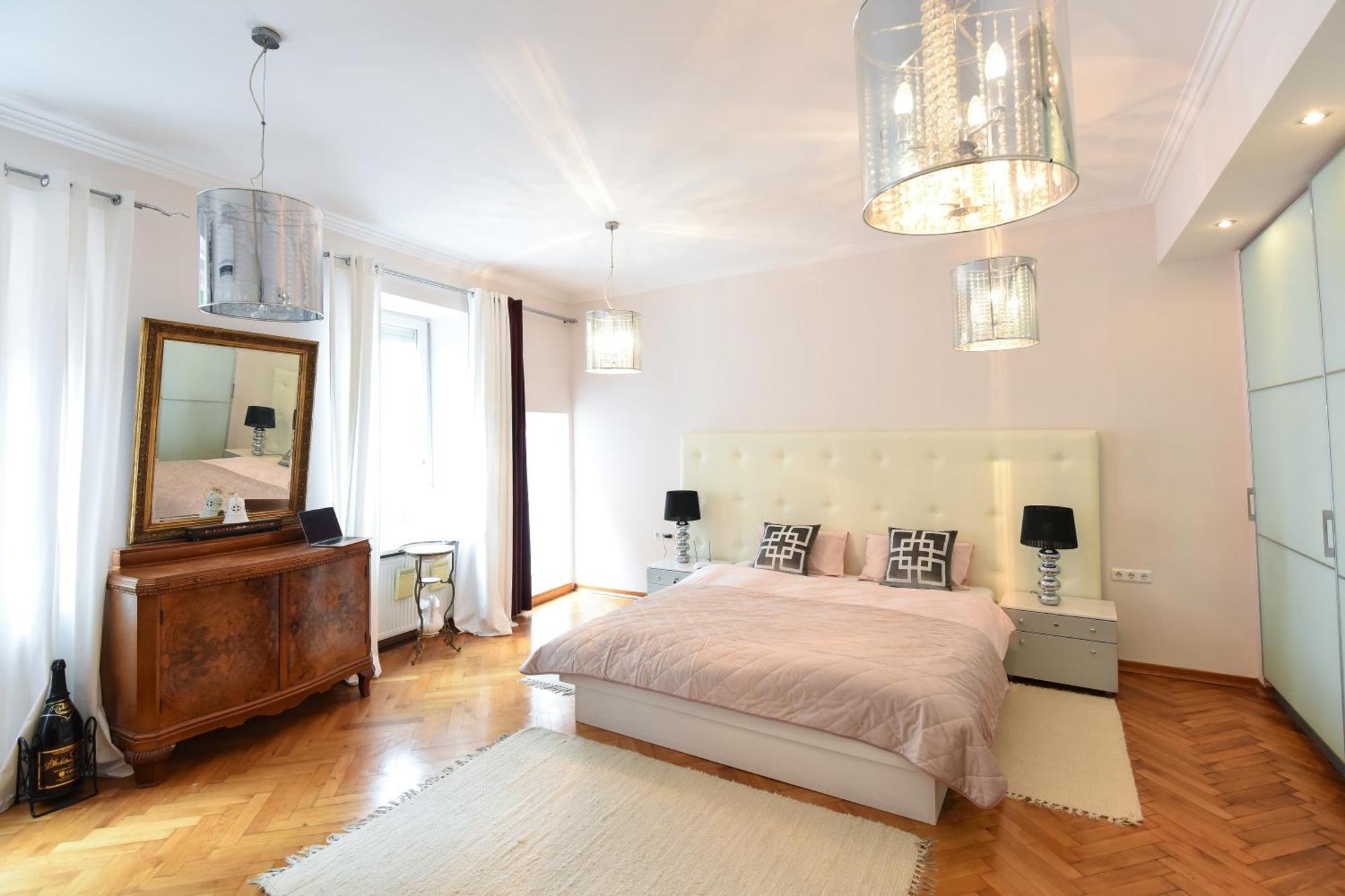 Neoclassical Luxury Apartment 류블랴나 외부 사진
