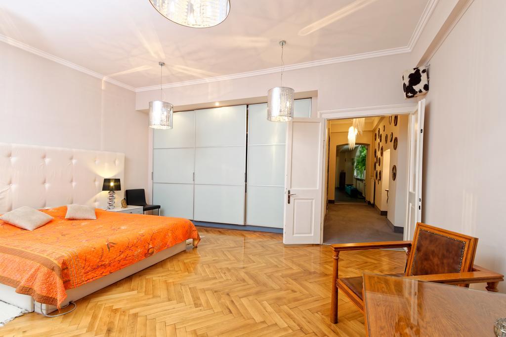 Neoclassical Luxury Apartment 류블랴나 외부 사진