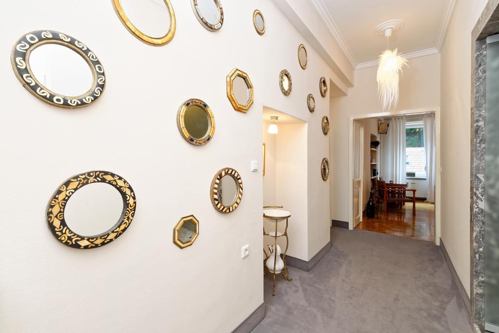 Neoclassical Luxury Apartment 류블랴나 외부 사진